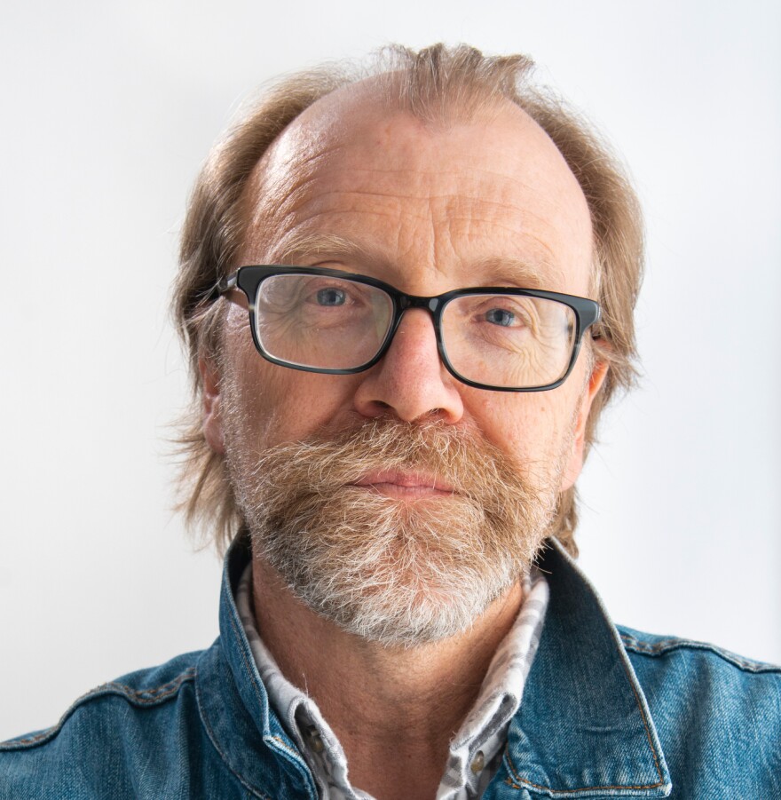 Portrait of author George Saunders